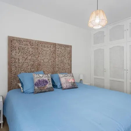 Lightbooking Paradise *